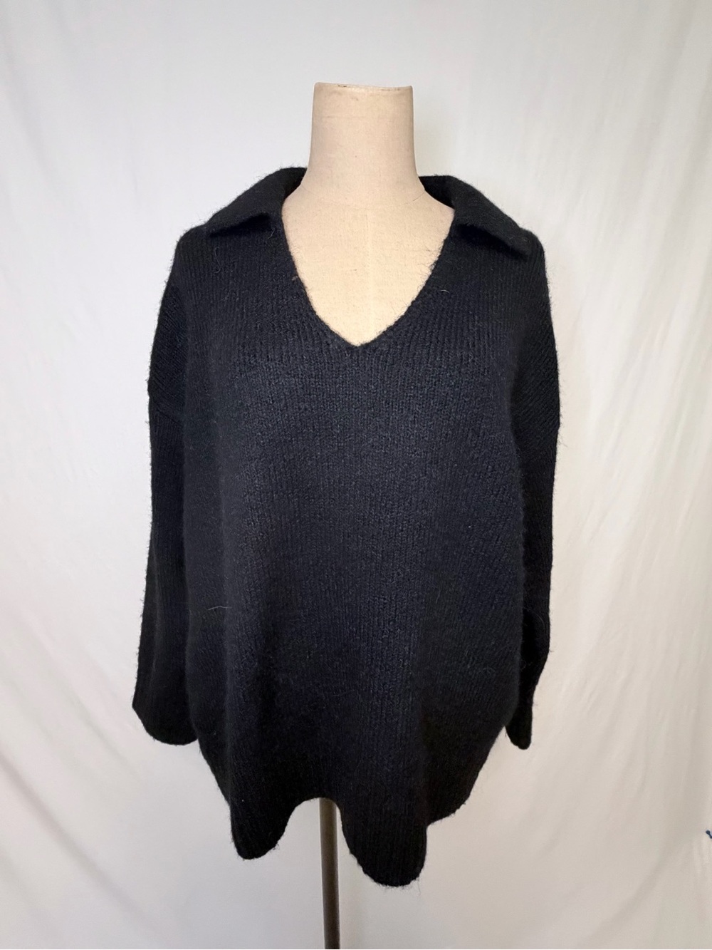 OAK + FORT Black V-Neck Collared Knit Pullover